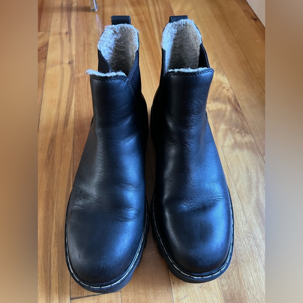 Roots winter boots size 7